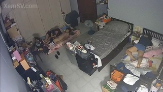 Clip sex lén lúi bú cu bạn trai khi chị gái ngủ