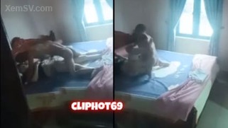Clip sex quay lén thanh niên dập em gái trong nhà nghỉ